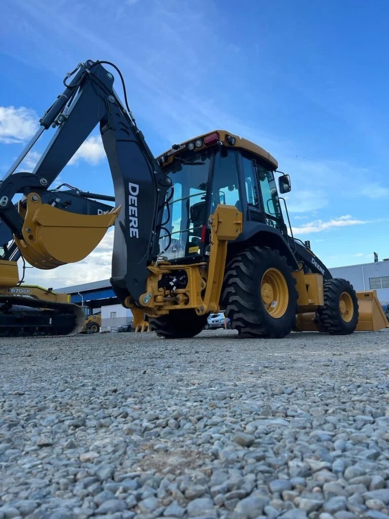 Construyendo En Rd? Alquiler De Maquinarias De Construcción!!